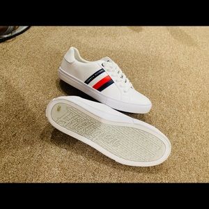White Sneakers( Tommy Hilfiger)